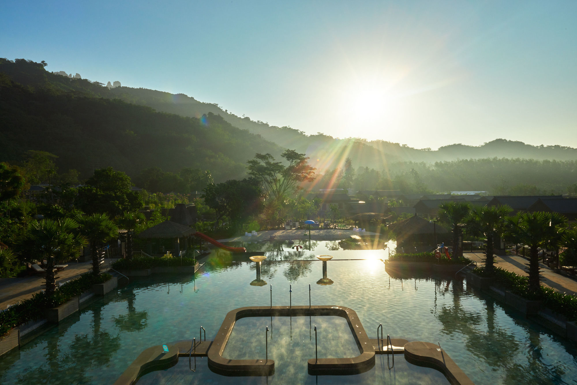 Doubletree Resort By Hilton Hotel Hainan - Qixianling Hot Spring Баоцинь Экстерьер фото