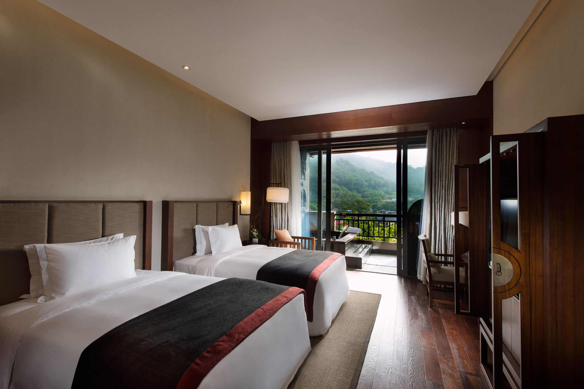 Doubletree Resort By Hilton Hotel Hainan - Qixianling Hot Spring Баоцинь Экстерьер фото