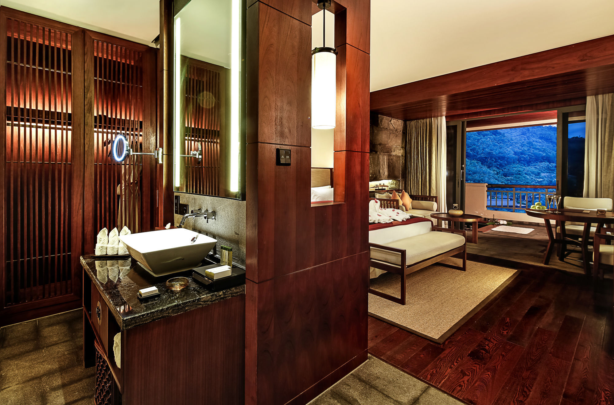 Doubletree Resort By Hilton Hotel Hainan - Qixianling Hot Spring Баоцинь Экстерьер фото